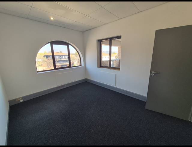 244M² OFFICE TO LET IN RIVONIA